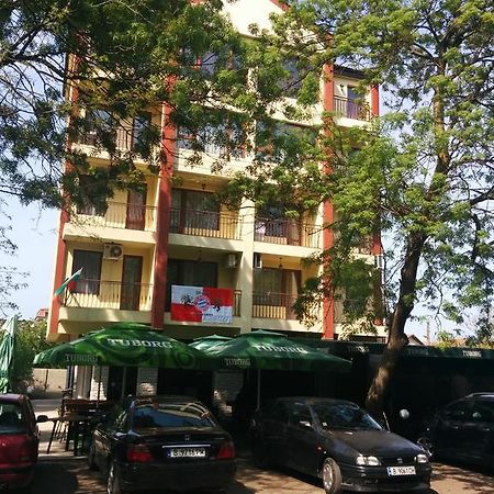 Central Park Family Hotel Каварна Екстер'єр фото