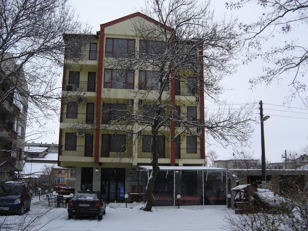 Central Park Family Hotel Каварна Екстер'єр фото